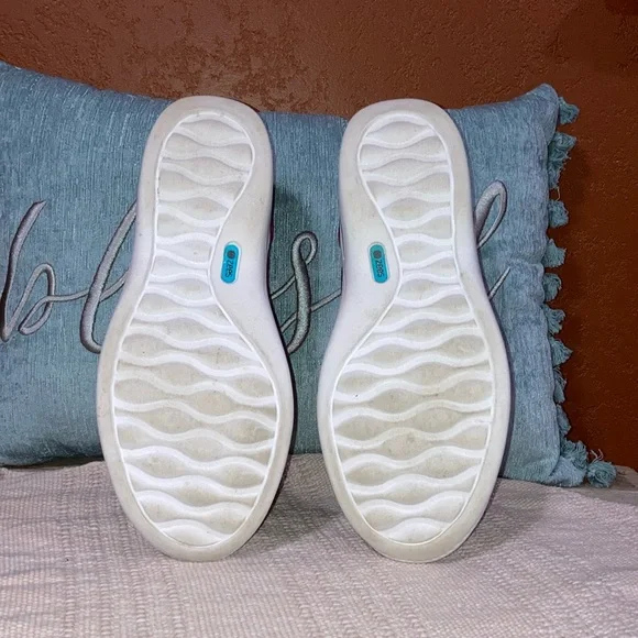 Bzees women’s comfort shoe - Picture 7 of 8